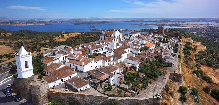 imagem da internet, mostrando Monsaraz em Portugal de uma vista mais alta